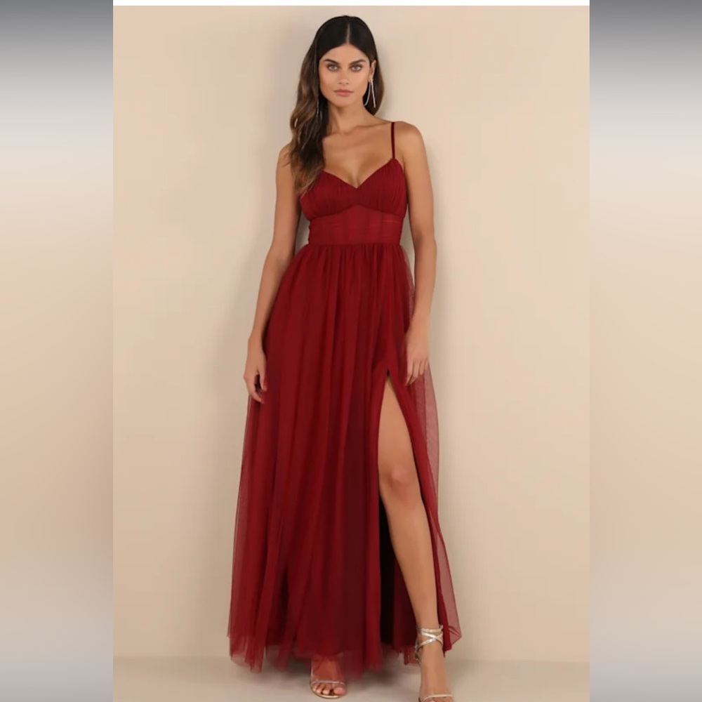 NEW Lulus gown dress size small